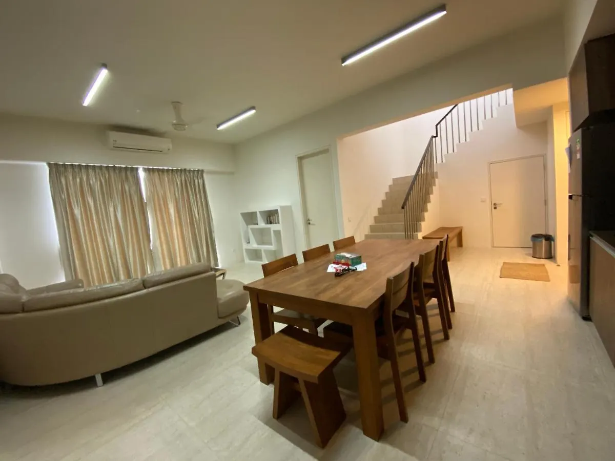 By The Sea - Penthouse 3 Bedroom Batu Ferringhi