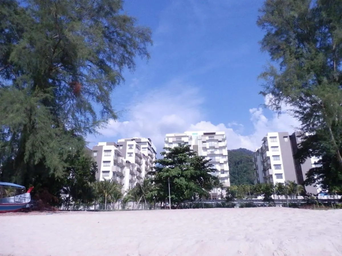 By The Sea - Penthouse 3 Bedroom Batu Ferringhi 0*,