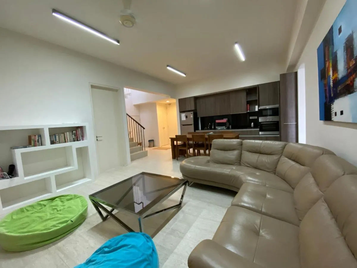 By The Sea - Penthouse 3 Bedroom Batu Ferringhi 0*,  Malaysia