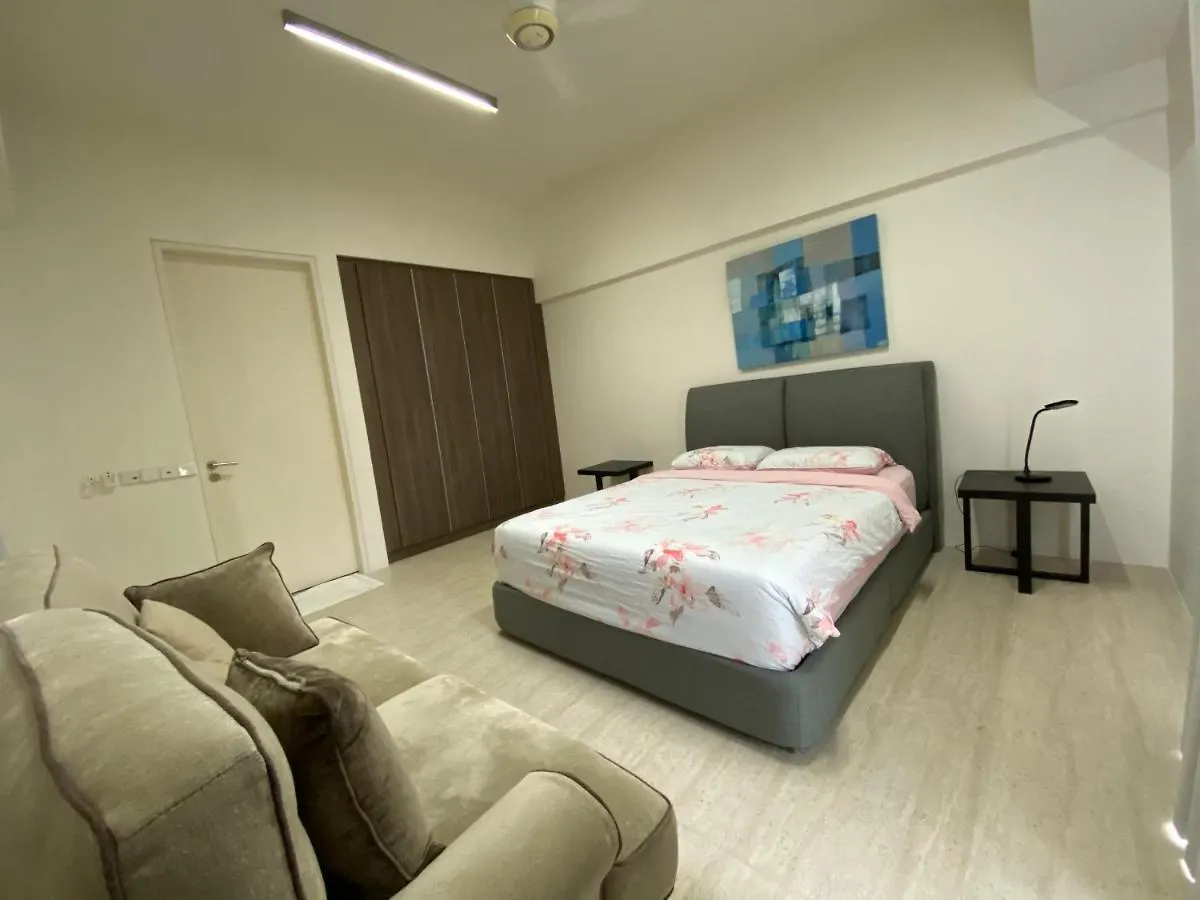 By The Sea - Penthouse 3 Bedroom Batu Ferringhi 0*,