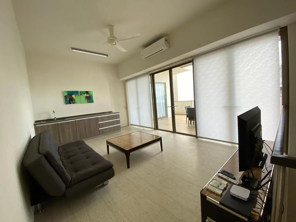 By The Sea - Penthouse 3 Bedroom Batu Ferringhi 0*,