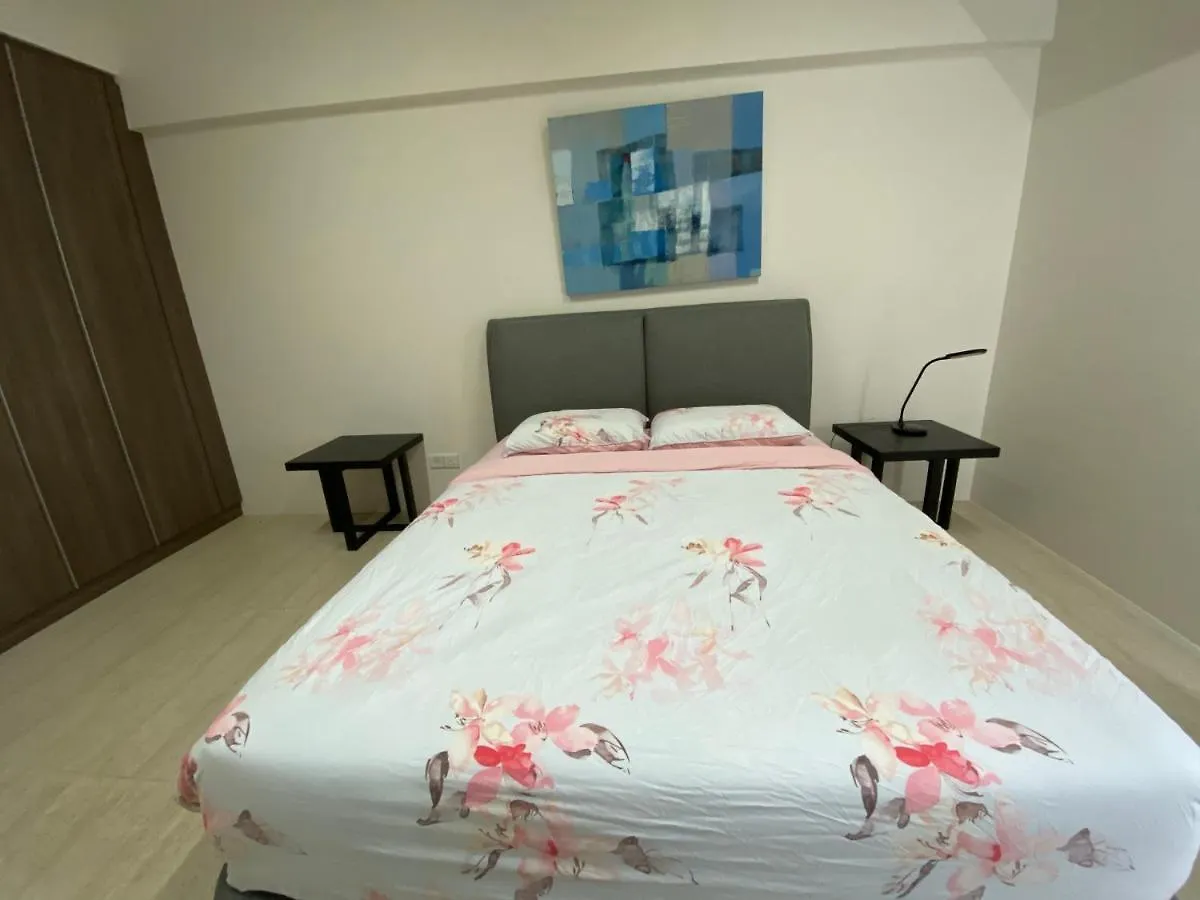 By The Sea - Penthouse 3 Bedroom Batu Ferringhi Apartment